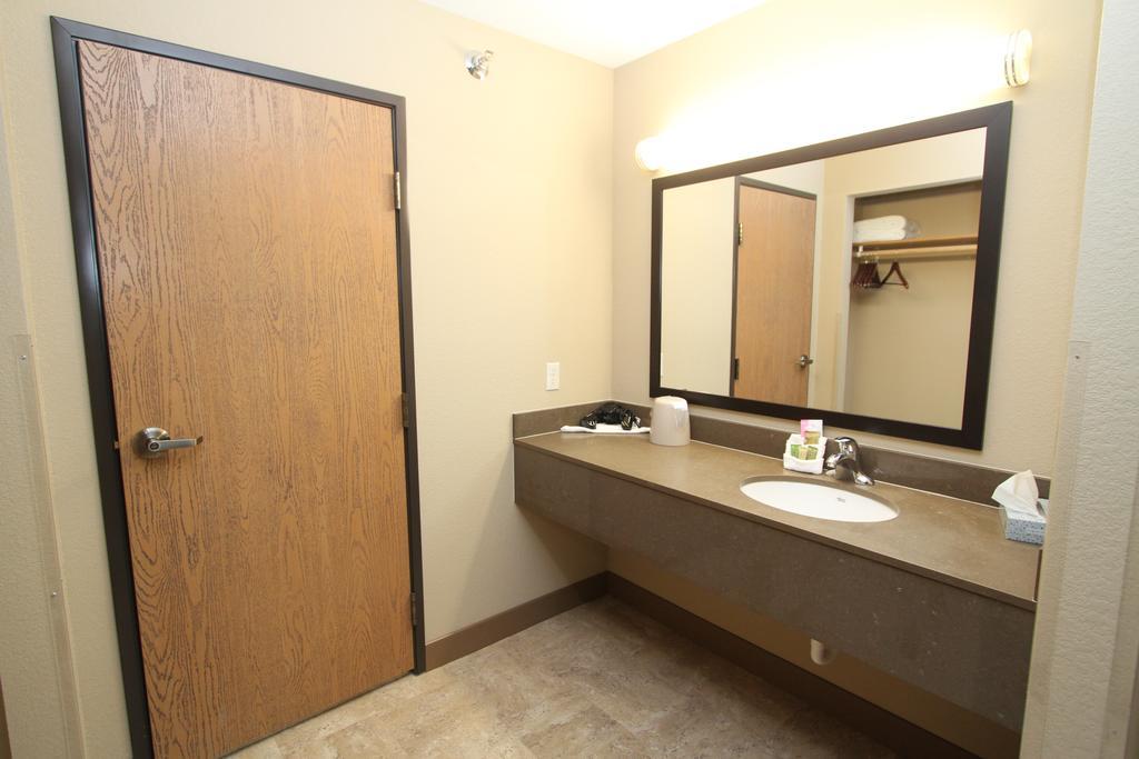 & Convention Center 3*